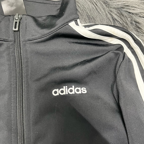 Women’s Adidas Blk Longsleeve - Picture 2 of 4
